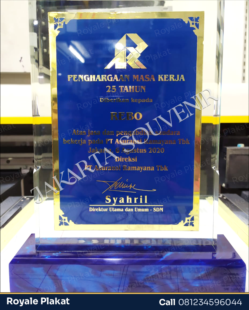 Plakat Resin Mewah Unik - First Trophy