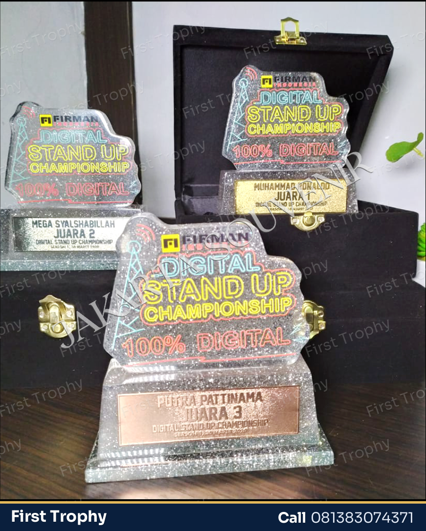 Plakat Resin Standup Comedy - First Trophy