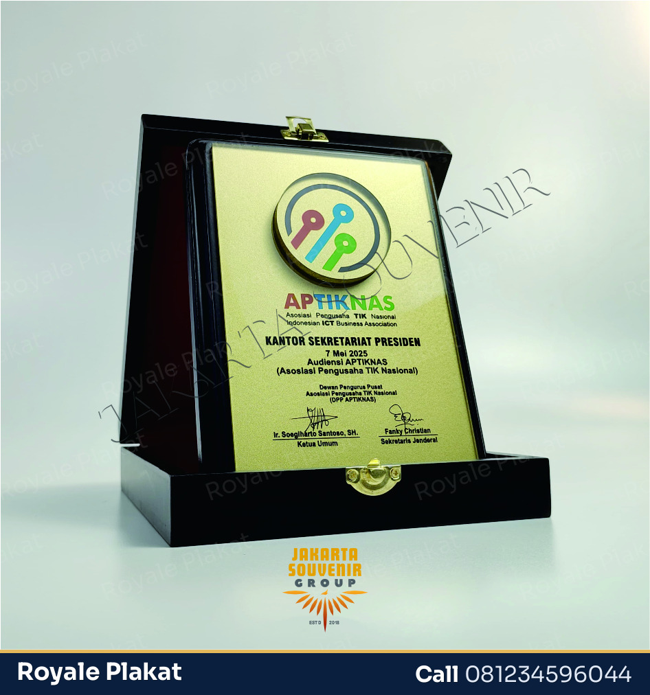 Plakat Kayu APTIKNAS - First Trophy