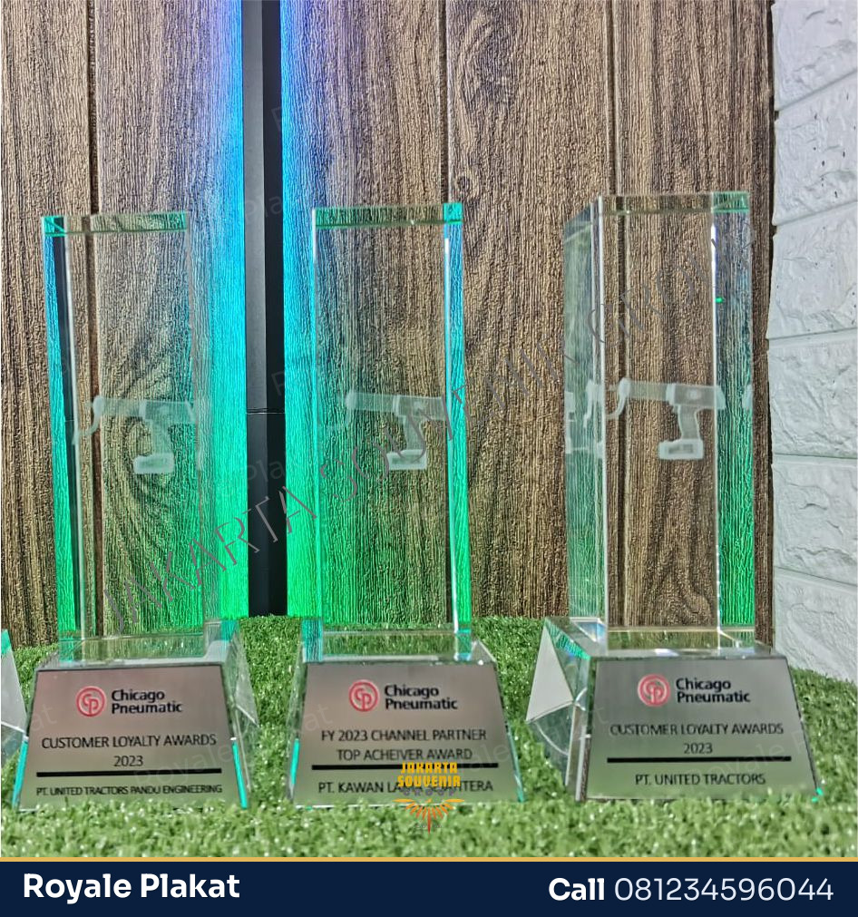 Plakat Kristal Korporat - First Trophy