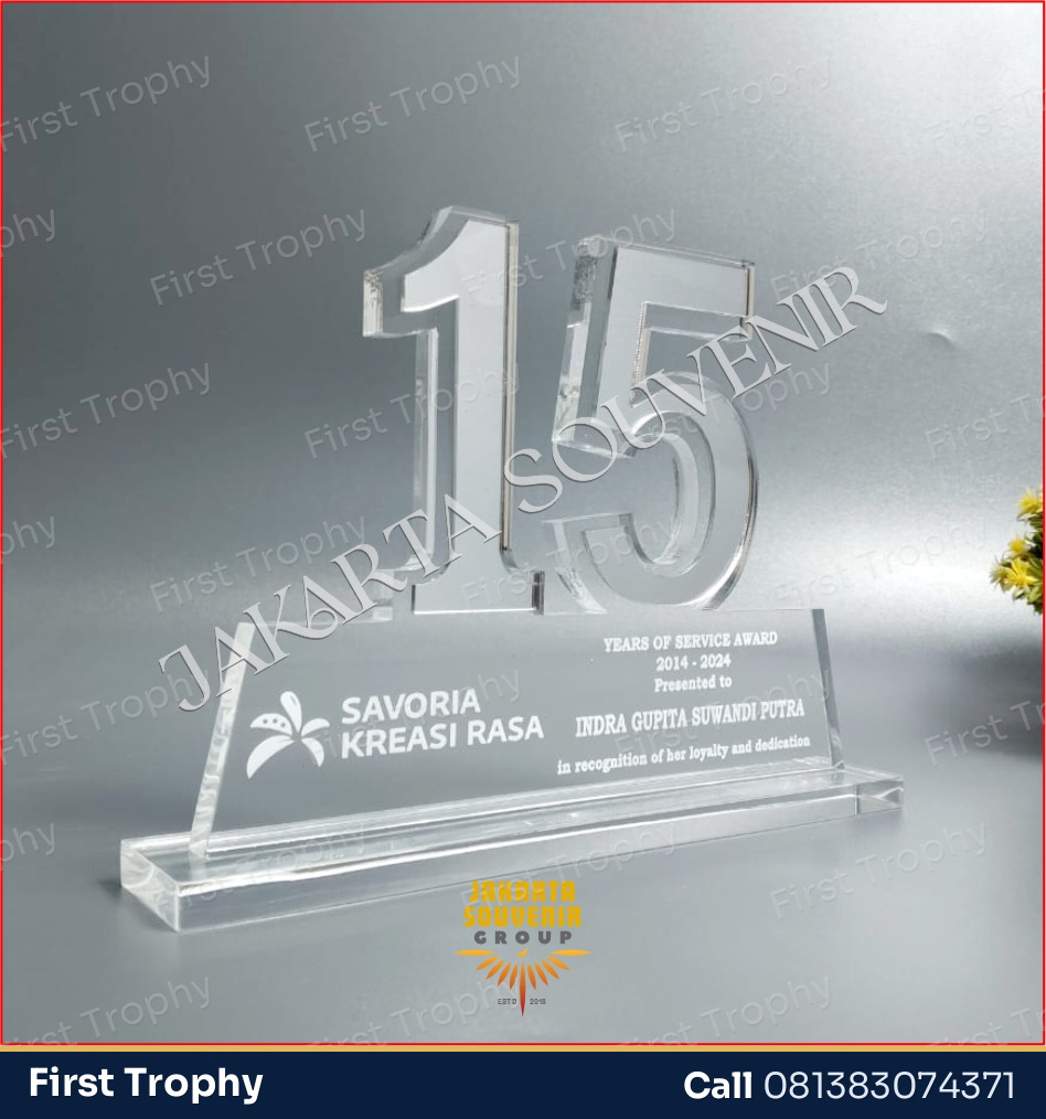 Plakat Penghargaan 15 Tahun - First Trophy