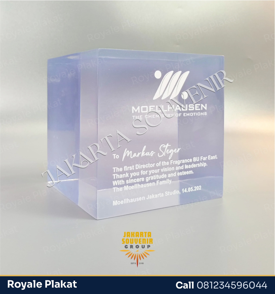 Plakat Kubus Kristal Bening - First Trophy