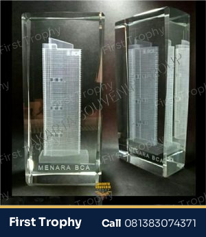 Plakat Kristal Custom Khusus