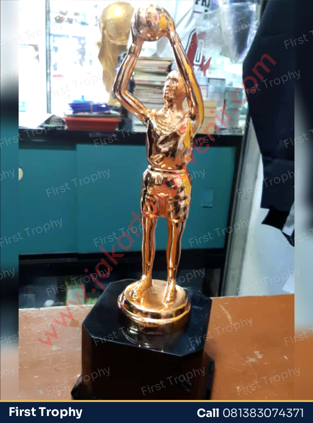 Trophy Basket