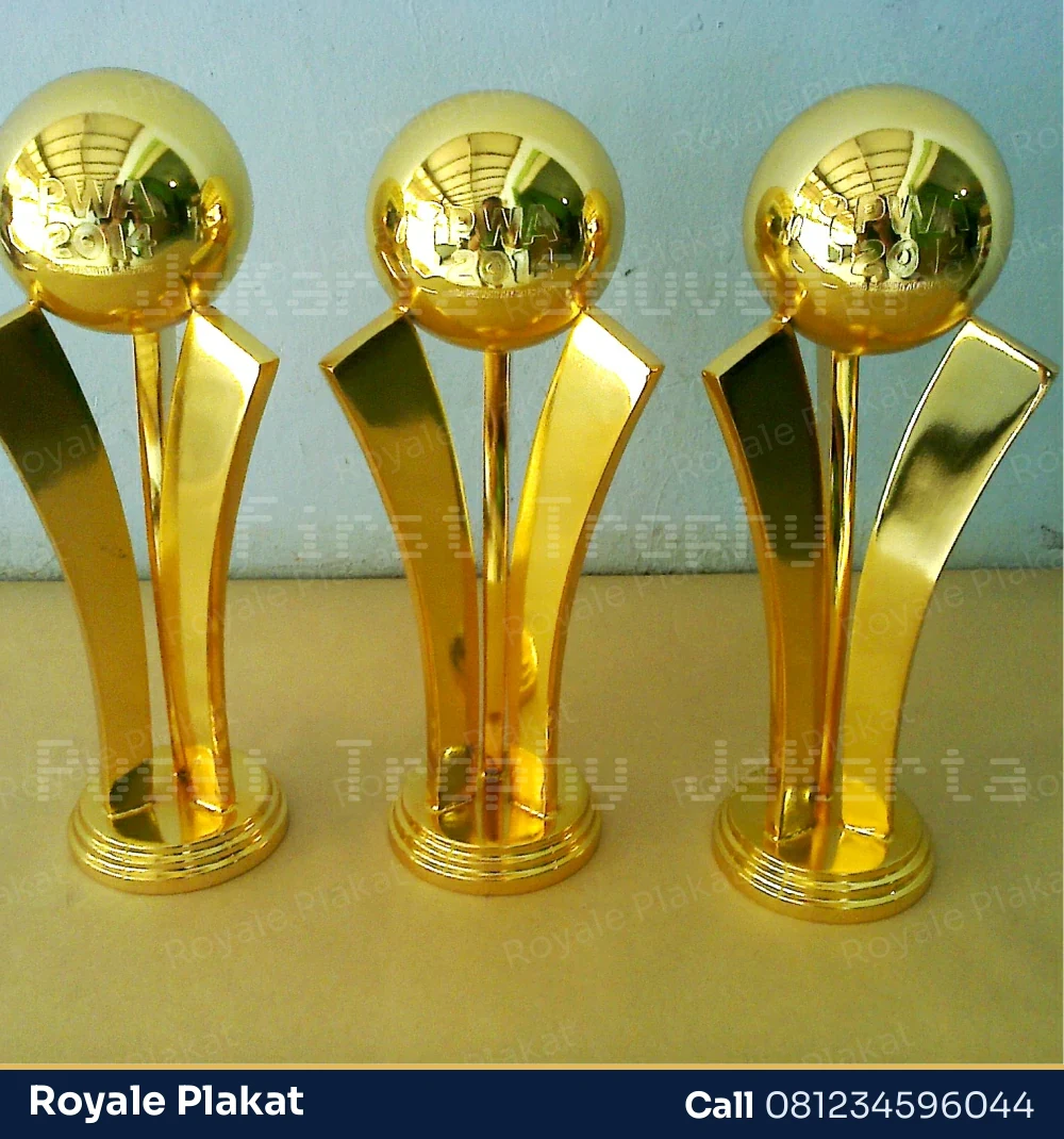 Trophy Penghargaan Premium - First Trophy