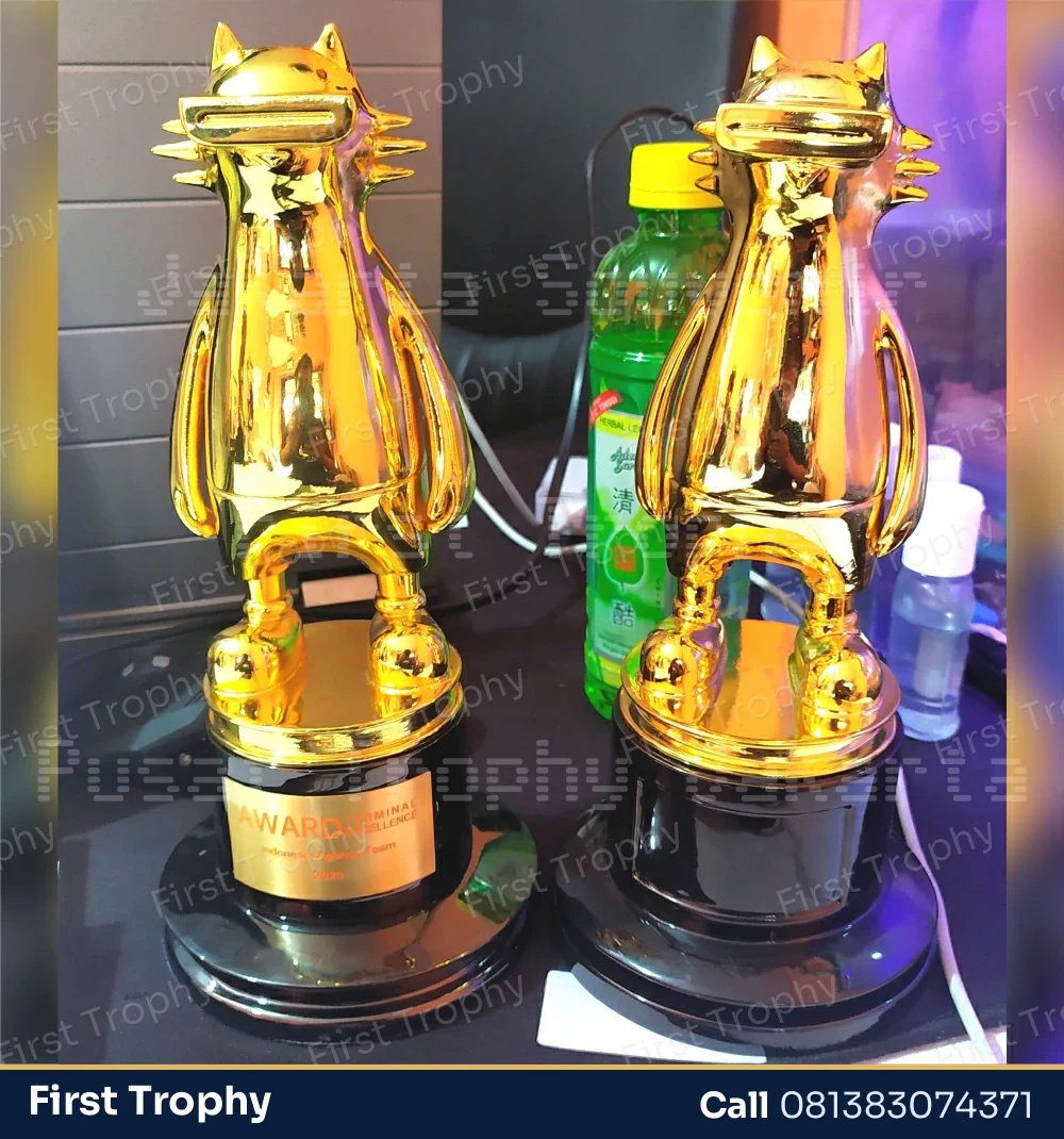 Trophy Realme Mascot