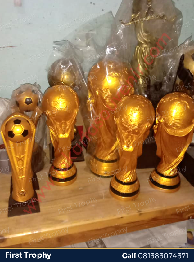 Trophy Piala Dunia Replica