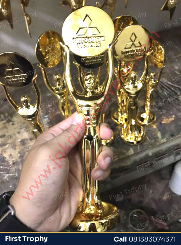 Trophy Timah Mitsubishi