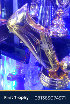 Trophy Timah Sepatu Bola