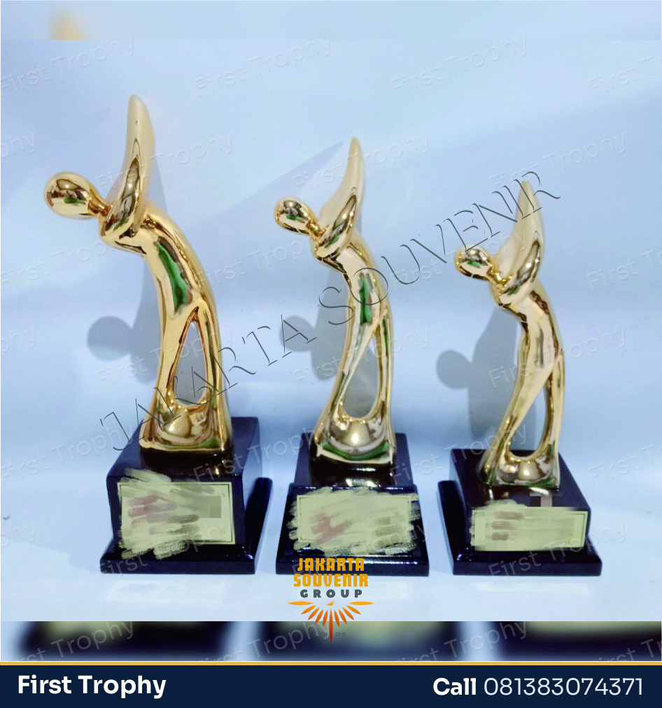 Trophy Fiber Pemain Golf