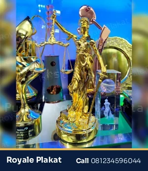 Trophy Dewi Keadilan