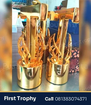 Trophy Huruf Custom