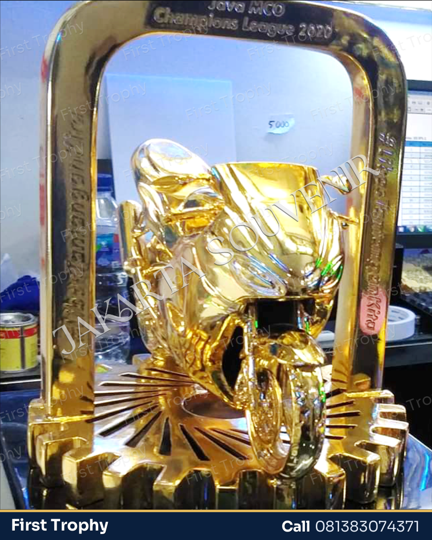 Trophy Balap Motor Sport