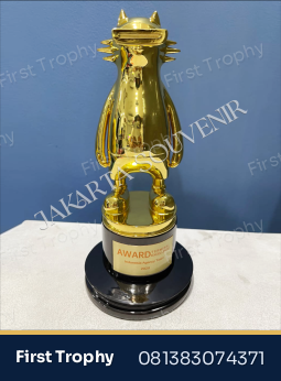 Trophy Maskot Realme