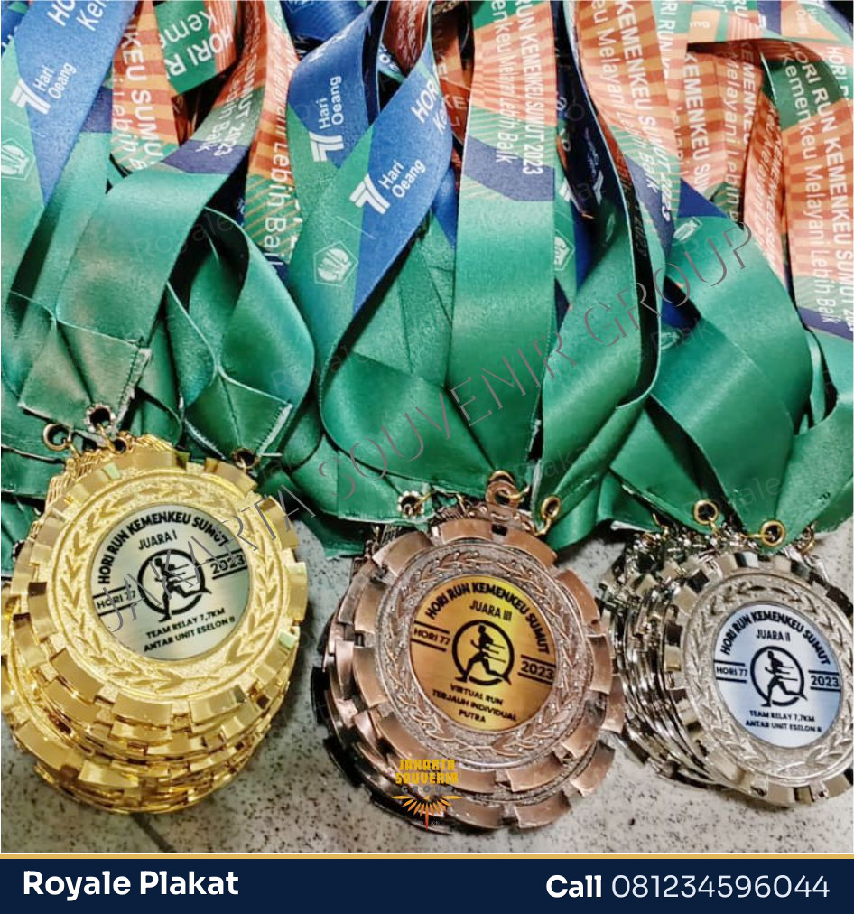 Medali Kuningan Lomba - First Trophy