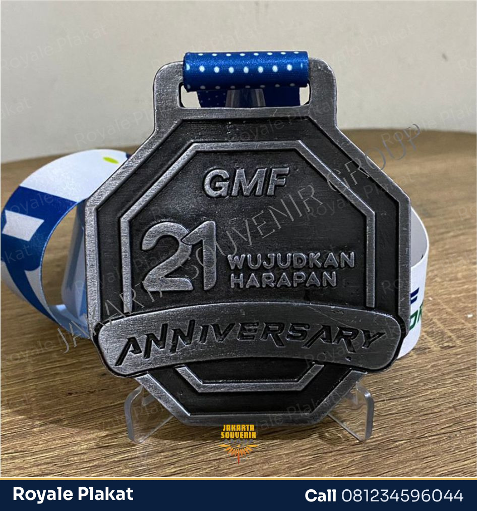 Medali Kuningan Wisuda