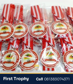 Medali Resin Bentuk Bebas