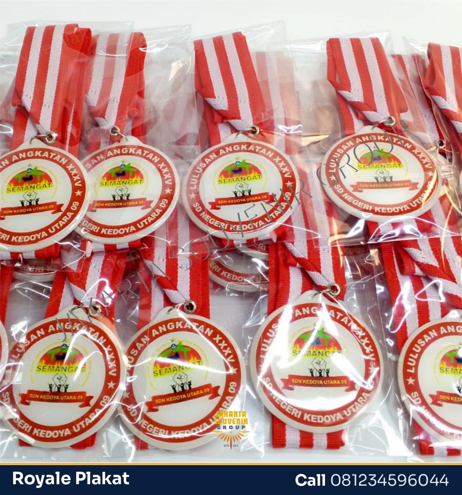 Medali Resin Bentuk Bebas