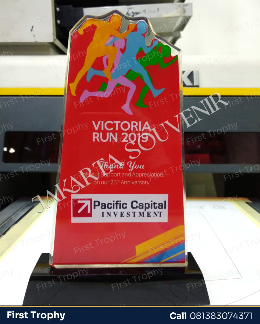 Plakat Resin Lomba Lari - First Trophy