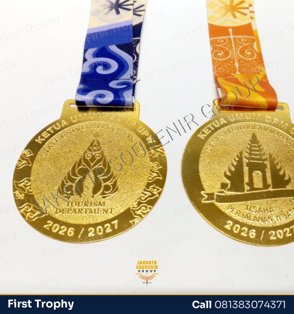 Medali Akrilik Persegi - First Trophy