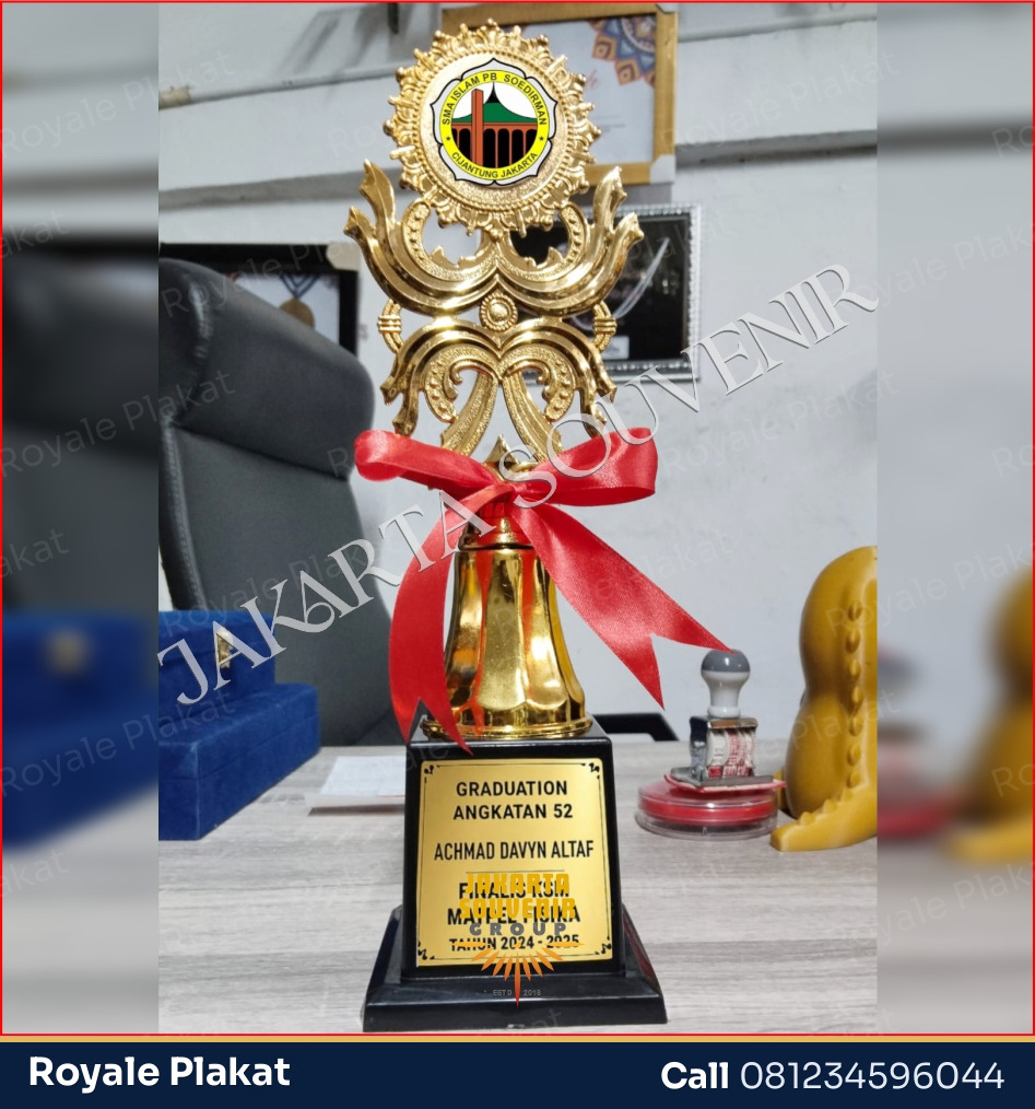 Piala Plastik Kaki Empat - First Trophy