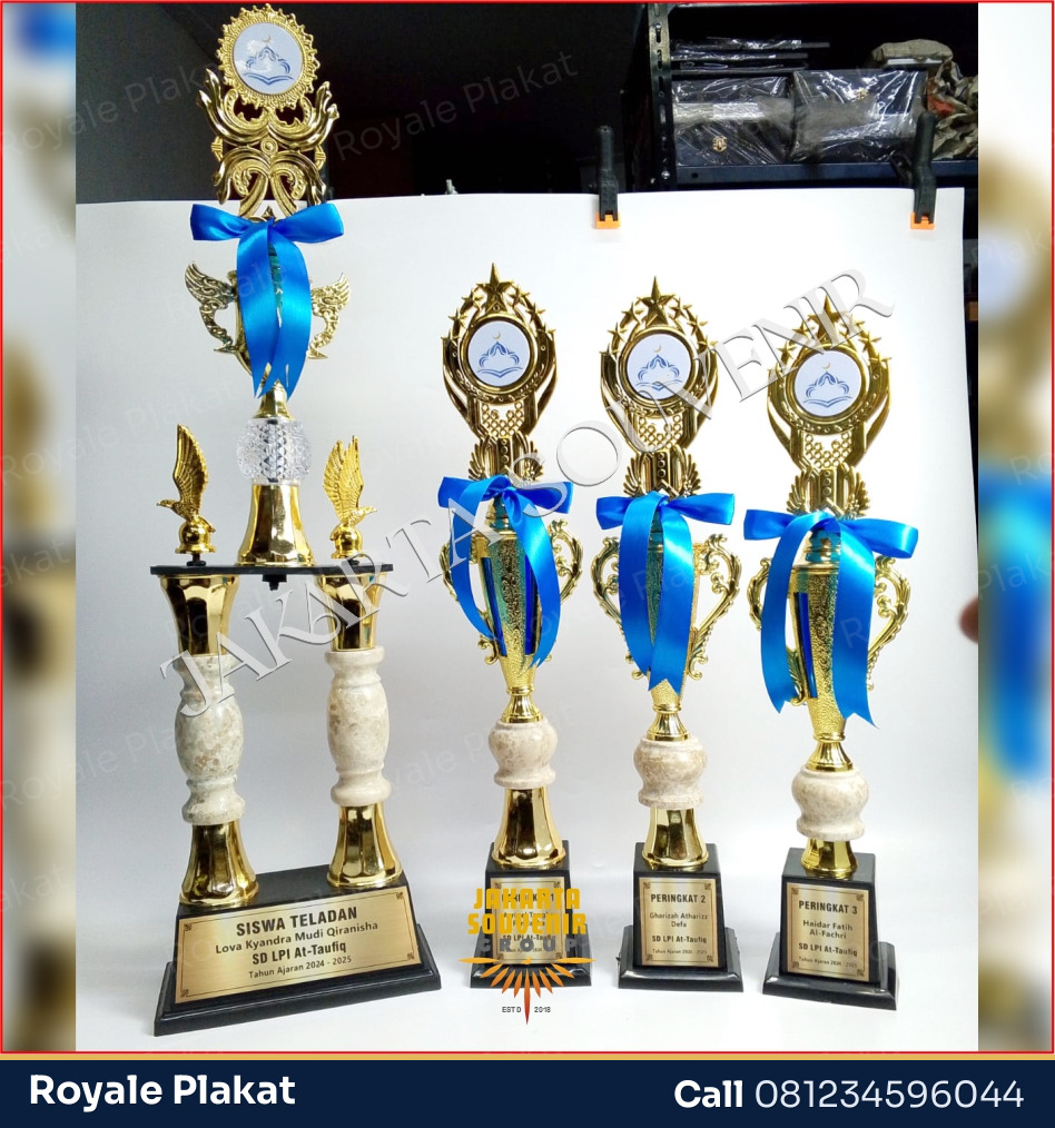 Piala Plastik Siswa Teladan - First Trophy