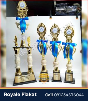 Piala Plastik Siswa Teladan