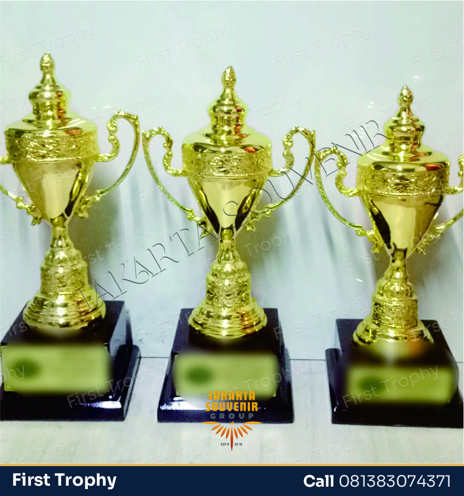 Piala Plastik Sport Set