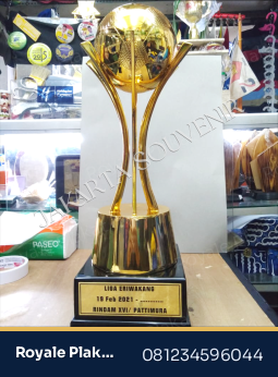 Piala Plastik Champion Bola