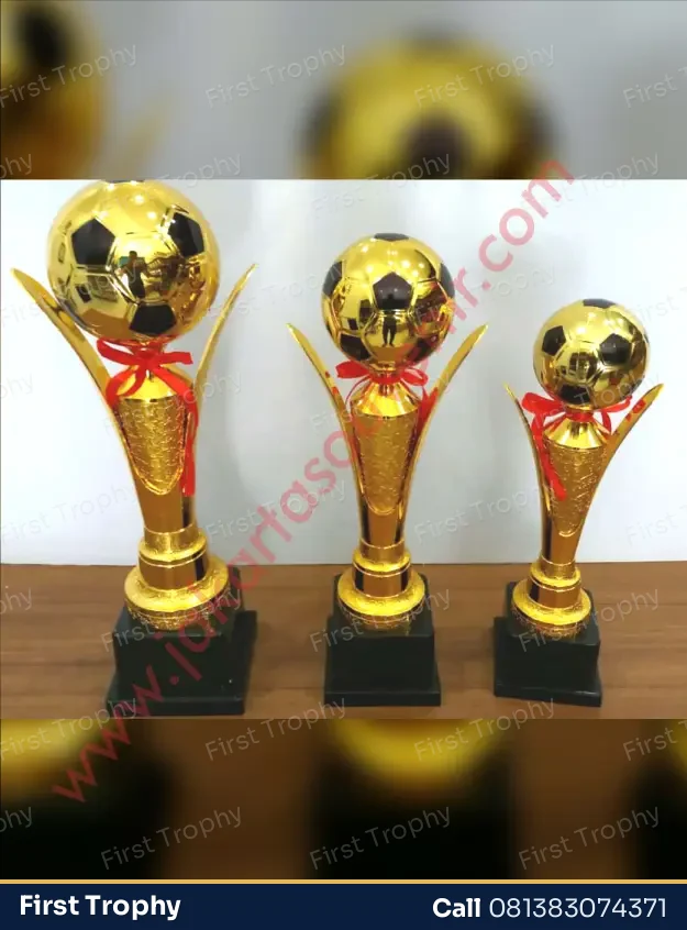 Piala Plastik Bola Standard - First Trophy