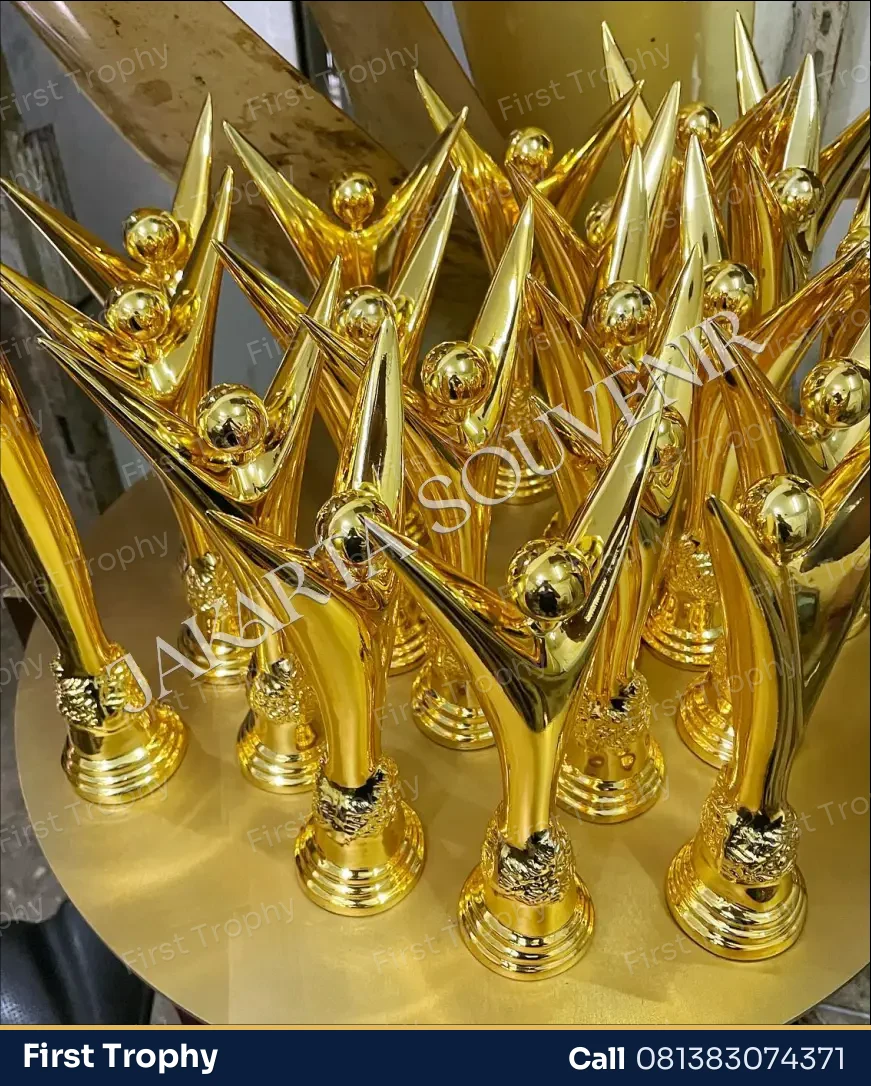 Piala Plastik Wisuda TK/SD