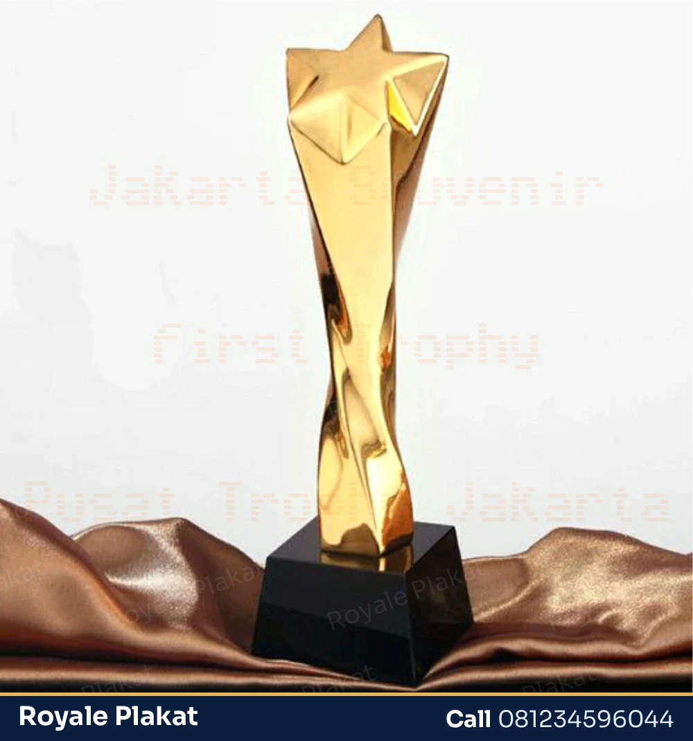 Piala Plastik Bintang - First Trophy