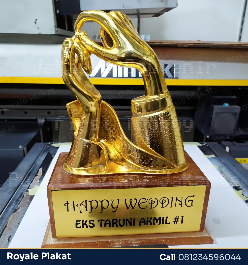 Piala Plastik Wedding - First Trophy