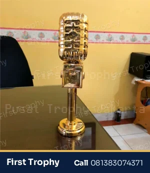 Piala Plastik Vocal Star