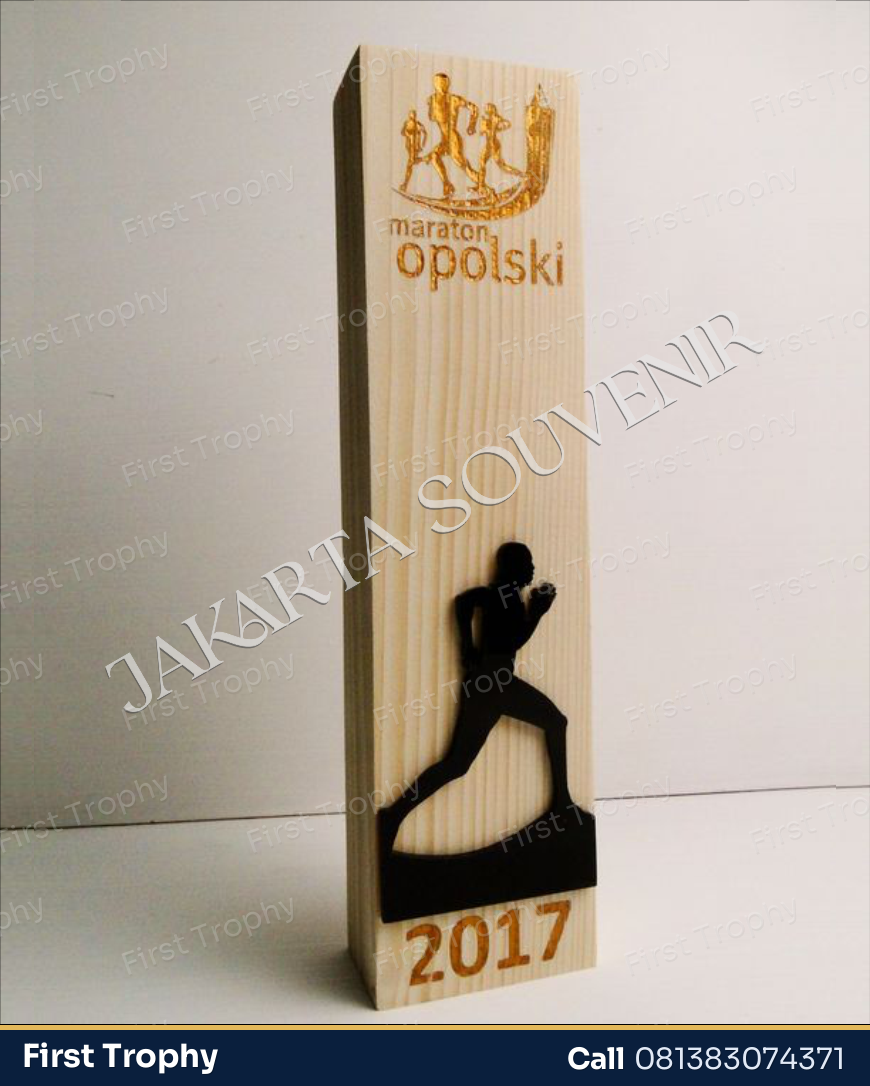 Plakat Kayu Olahraga - First Trophy