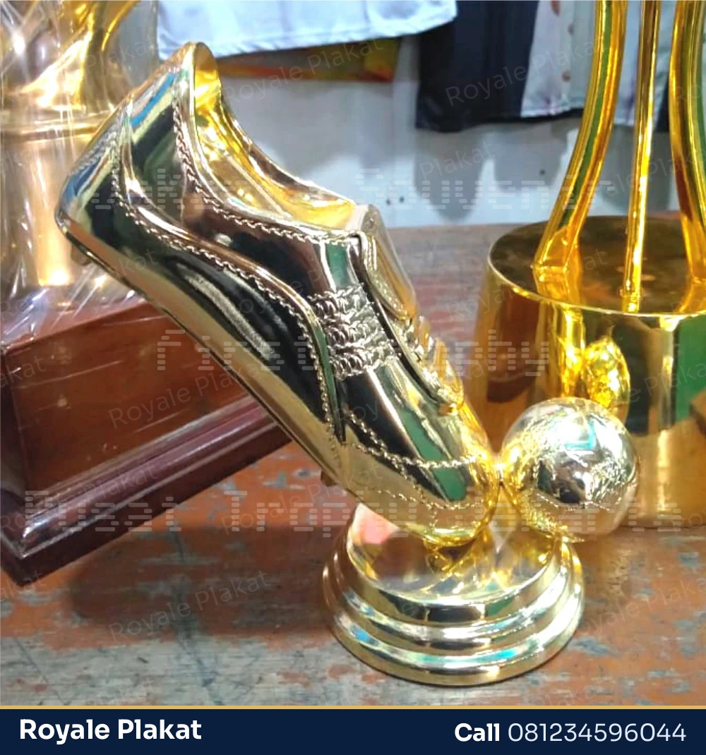 Piala Plastik Pencak Silat - First Trophy