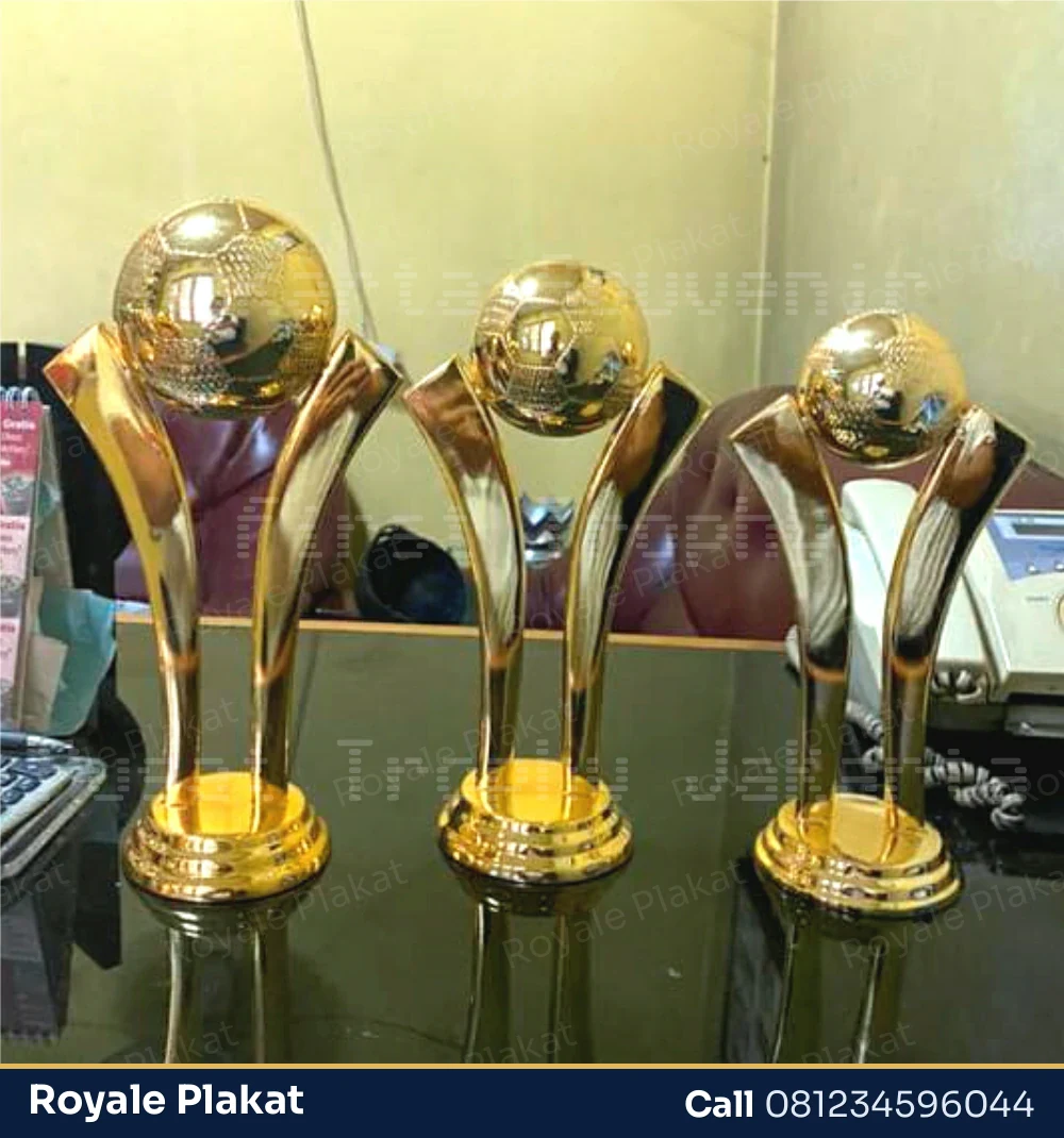 Piala Plastik Renang - First Trophy