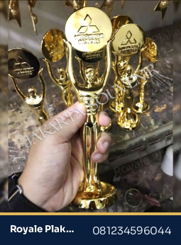Piala Plastik Penghargaan Mitsubishi