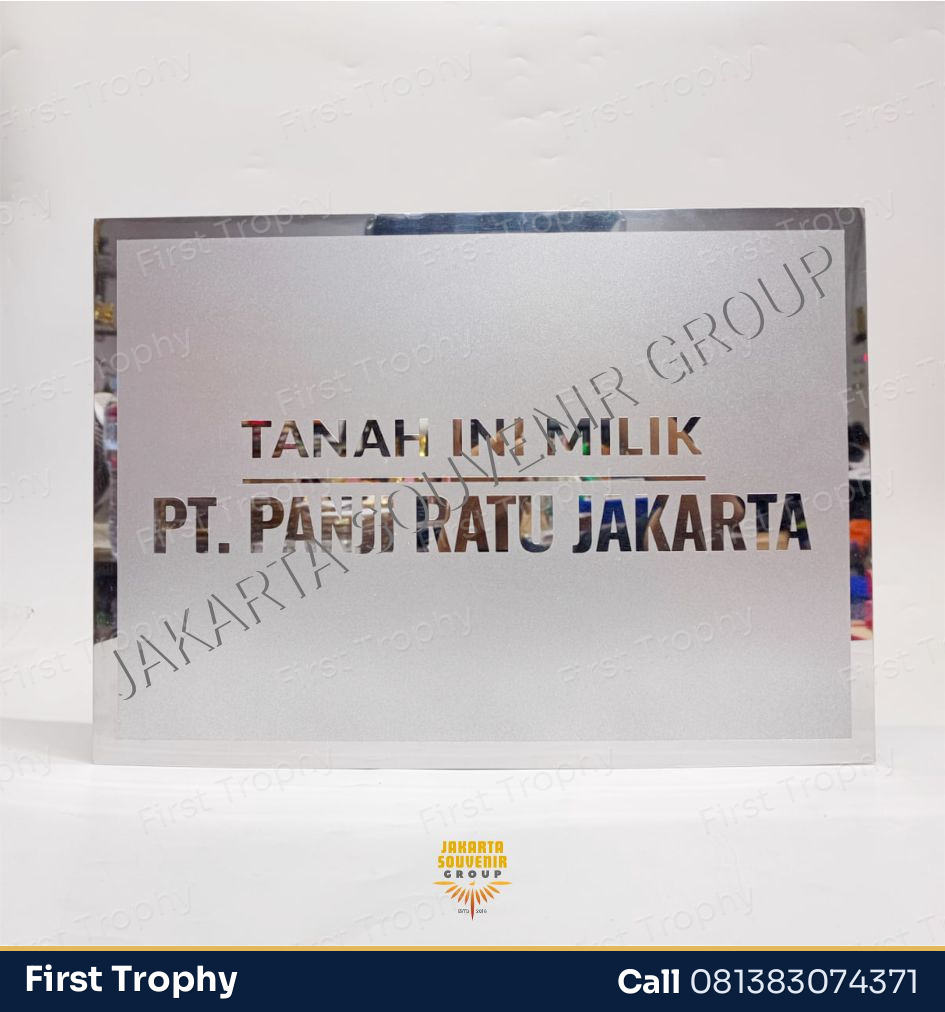 Plat Nama Dinding