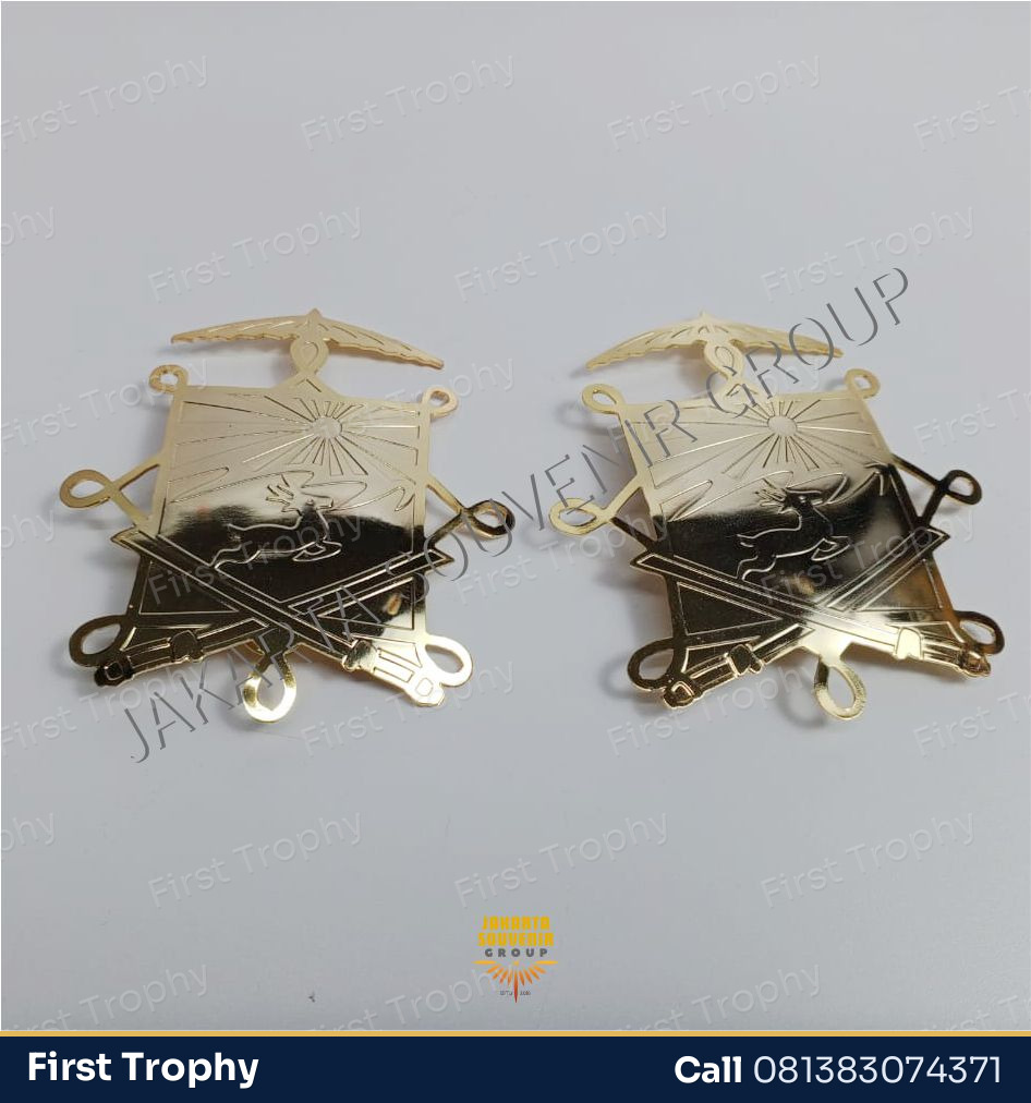 Pin Logam Custom