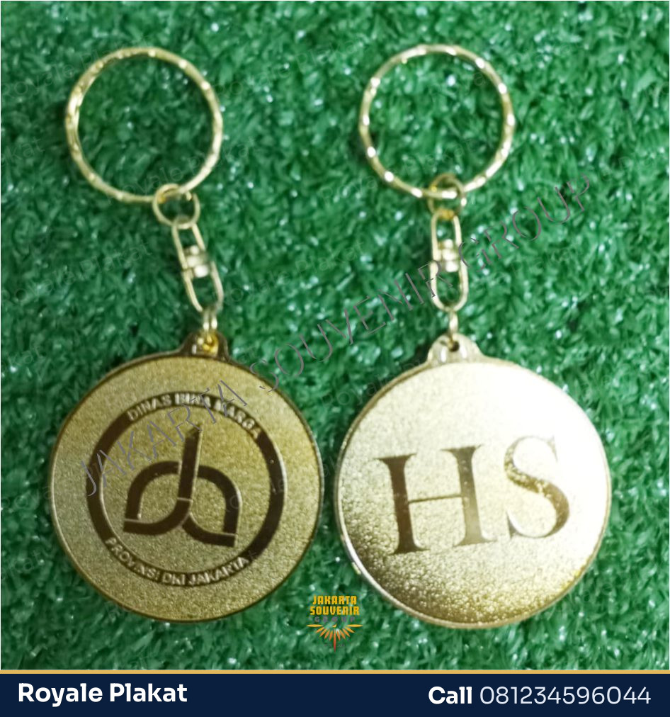 Pin Akrilik Custom Shape - First Trophy
