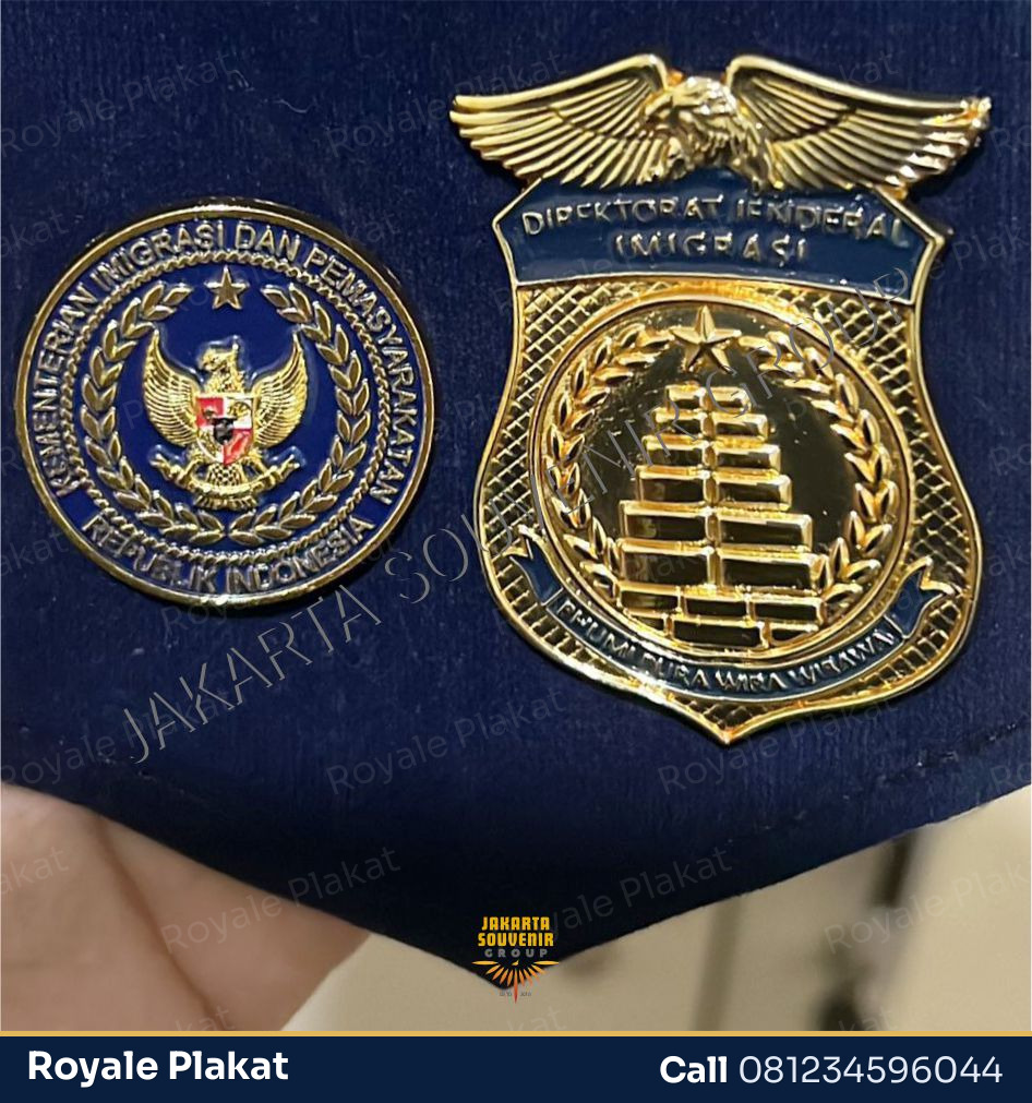 Pin Akrilik UV Print - First Trophy