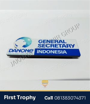 Papan Nama Karyawan