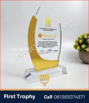 Plakat Akrilik List Gold